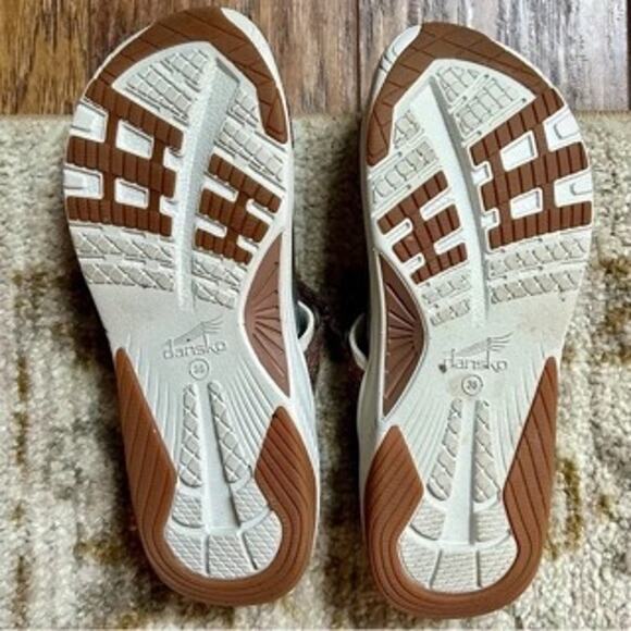 Dansko 38 Rosette Strappy Sport Sandal Brown Multi Webbing - Picture 8 of 8